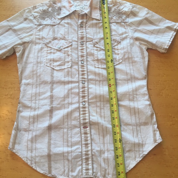 GUESS Short Sleeve Summer Shirt. Medium - Picture 6 of 16